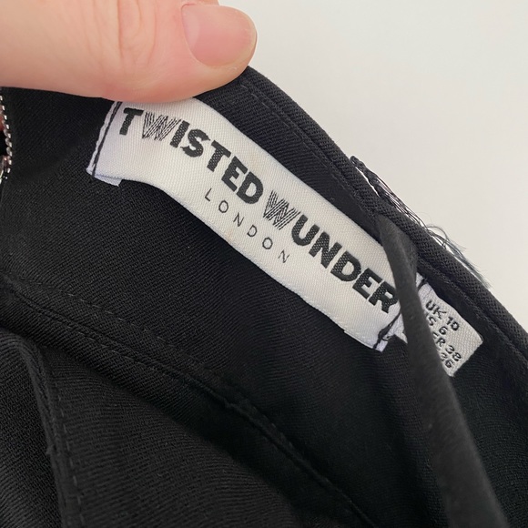 Twisted Runder Cami Crop Top - Picture 3 of 3